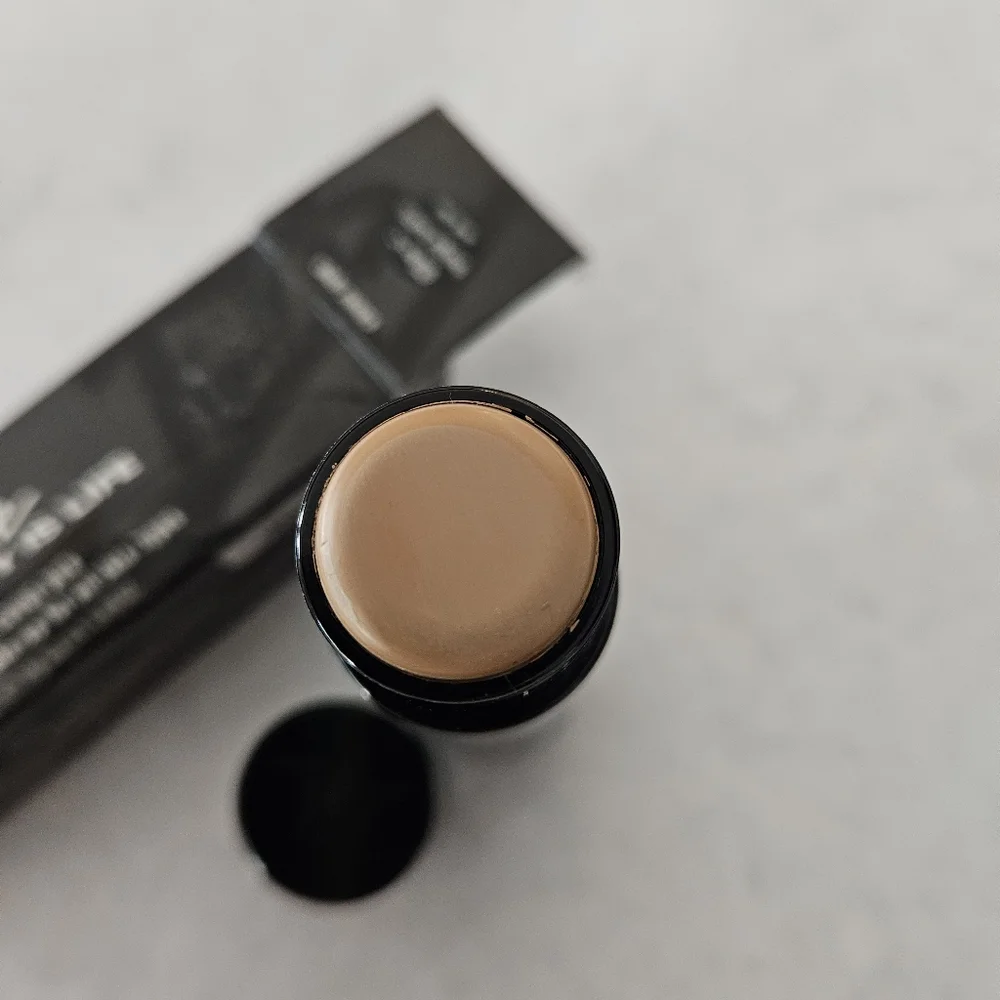 Beauty Is‎ Life Cover Pen BEIGE SATIN 02W-C